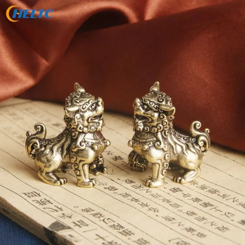 1PCS Retro Brass Chinese Ancient Beast Flying Pixiu Home Decor Ornaments Copper Animal Figurines Fengshui Statue Small Ornaments