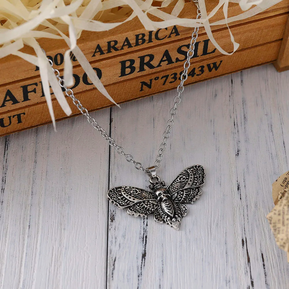 Death Moth Necklace Vintage Pendant Sugar Skull Gothic Butterfly Rock Emo Goth Hiphop Women Men Jewelry Halloween Accessories